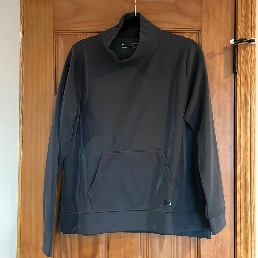 UA Metallic sweatshirt-Size medium - Picture 1 of 4